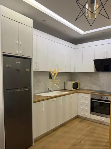 Tirane, jepet me qera apartament 2+1+Ballkon Kati 5, 108 m² 670 € (RRUGA E KAVAJES)