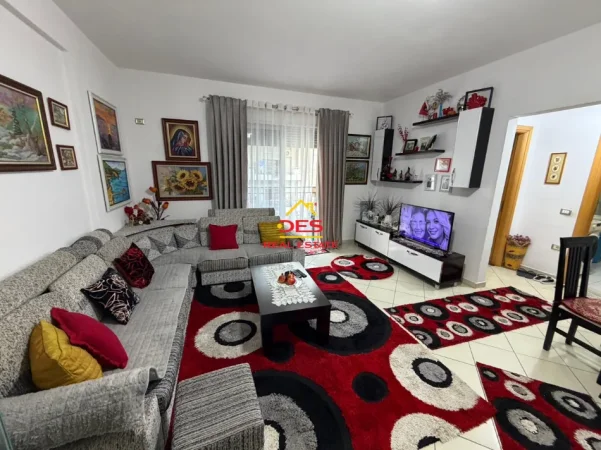 Vlore, shitet apartament 2+1+Ballkon Kati 7, 83 m² 135.000 € (Rruga Çajupi, Vlorë)