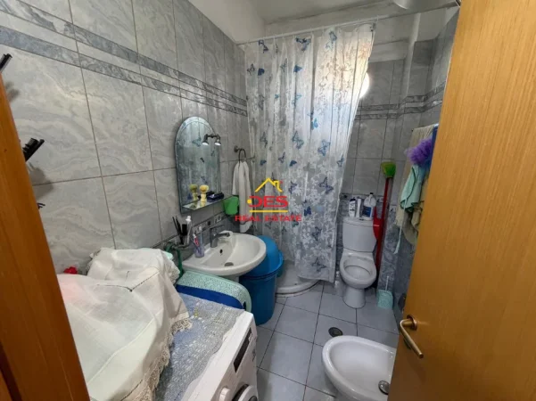 Vlore, shitet apartament 2+1+Ballkon Kati 7, 83 m² 135.000 € (Rruga Çajupi, Vlorë)