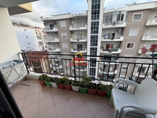Vlore, shitet apartament 2+1+Ballkon Kati 7, 83 m² 135.000 € (Rruga Çajupi, Vlorë)