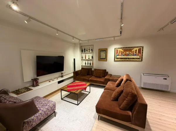 Tirane, jepet me qera apartament 2+1 Kati 6, 120 m² 1.200 € (STADIUMI DINAMO)