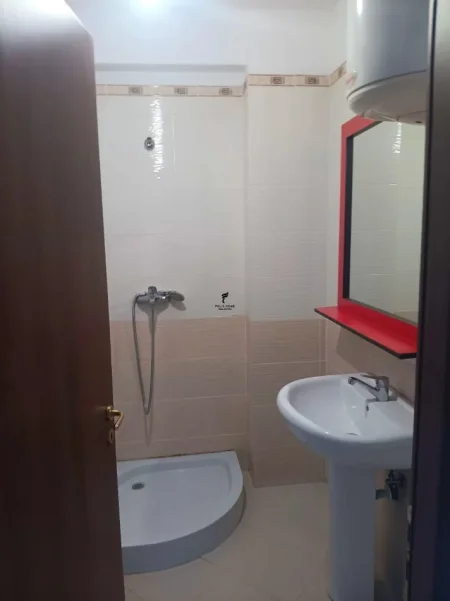 Tirane, jepet me qera apartament 2+1 Kati 3, 85 m² 550 € (BULEVARDI ZOGU 1)