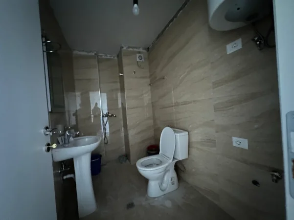 Shqiperi, shitet apartament 1+1+Ballkon Kati 2, 74 m² 1.110.000 € (Kinostudio)