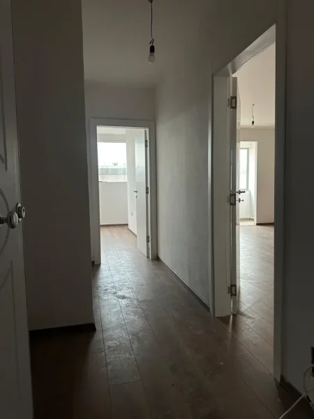 Shqiperi, shitet apartament 1+1+Ballkon Kati 2, 74 m² 1.110.000 € (Kinostudio)