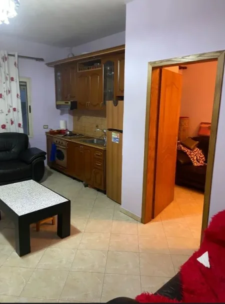JEPET APARTAMENT ME QERA 1+1 TEK EKONOMIKU, TEK RRUGA E ELBASANIT