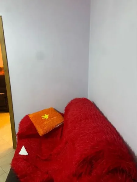 JEPET APARTAMENT ME QERA 1+1 TEK EKONOMIKU, TEK RRUGA E ELBASANIT