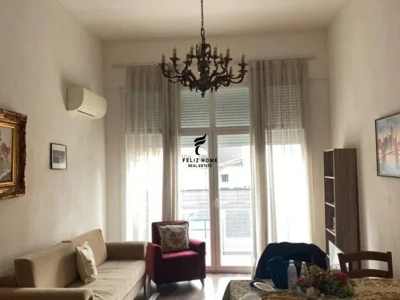 Tirane, jepet me qera apartament 2+1+Ballkon Kati 8, 110 m² 900 € (ZOGU I ZI)
