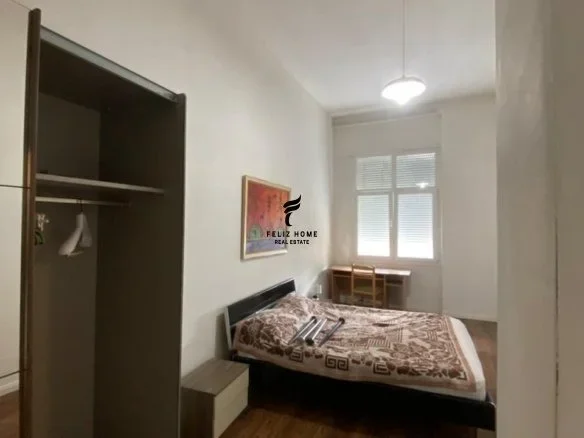 Tirane, jepet me qera apartament 2+1+Ballkon Kati 8, 110 m² 900 € (ZOGU I ZI)