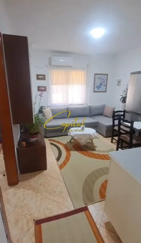 Tirane, jepet me qera apartament 2+1 Kati 4, 85 m² 380 € (YZBERISHT)