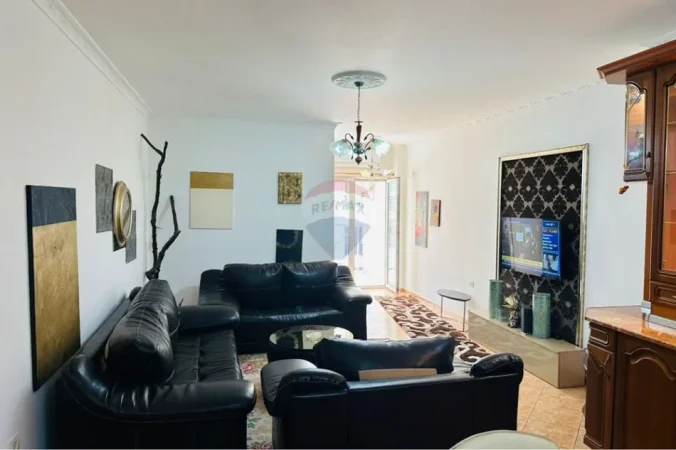 Tirane, shes 2+1+Ballkon , 115 m² (ZOGU I ZI)