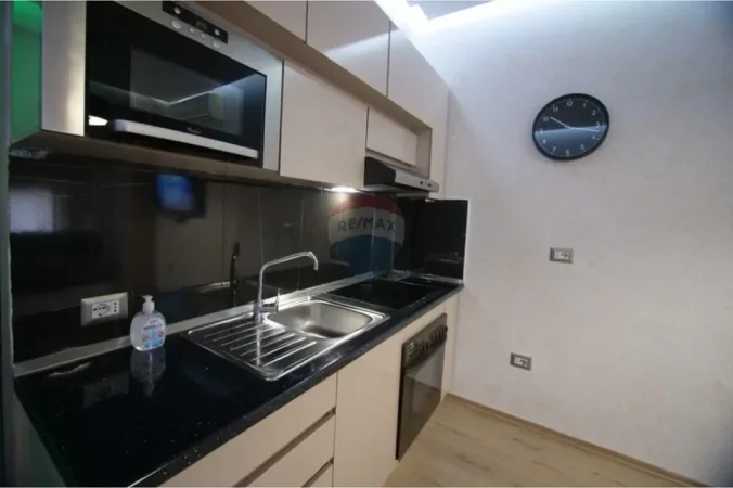 Tirane, jepet me qera apartament 1+1 Kati 3, 600 € (rruga e barrikadave)