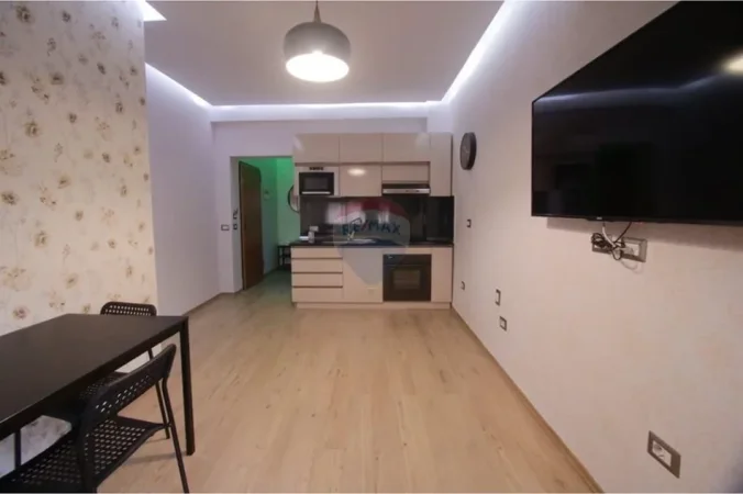 Tirane, jepet me qera apartament 1+1 Kati 3, 600 € (rruga e barrikadave)