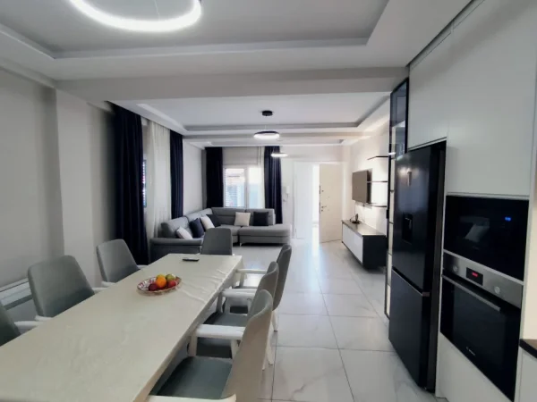 Tirane, jepet me qera apartament 2+1 Kati 0, 120 m² 600 € (selite)