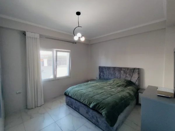 Tirane, jepet me qera apartament 2+1 Kati 0, 120 m² 600 € (selite)
