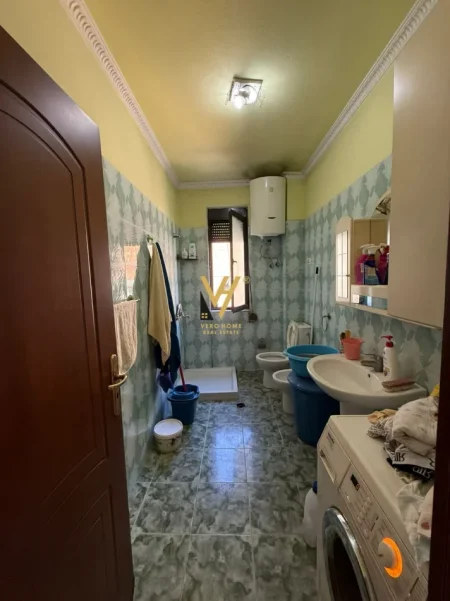 Tirane, shitet apartament 2+1+Ballkon Kati 3, 102 m² 250.000 € (MOZAIKU)