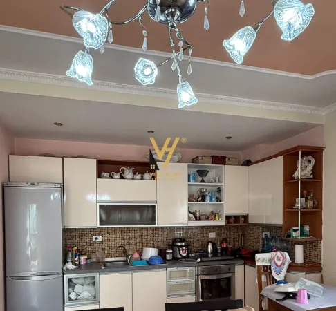 Tirane, shitet apartament 2+1+Ballkon Kati 3, 102 m² 250.000 € (MOZAIKU)