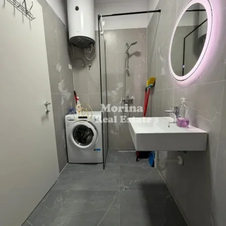 Tirane, jepet me qera apartament 1+1 Kati 4, 65 m² 420 € (Univers City)