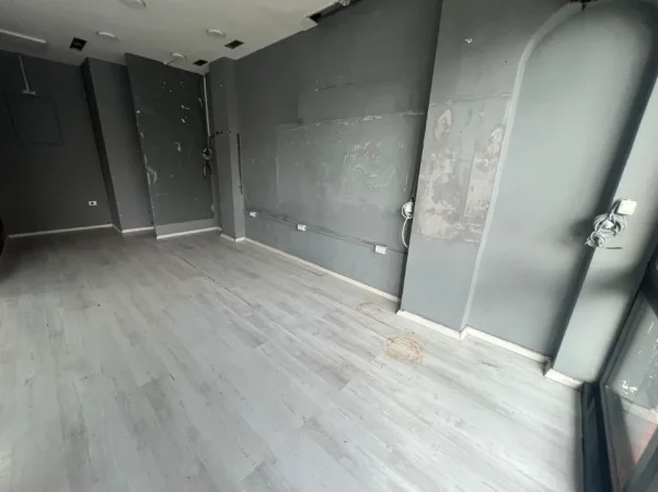 🏢 Jepen me Qera 2 Ambiente Biznesi   3300 euro