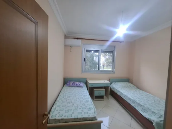 Vlore, jepet me qera apartament 2+1 Kati 3, 120 m² 500 € (Lungomare, Vlorë)