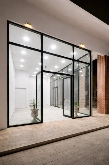 Tirane, jepet me qera ambjent biznesi Kati 0, 45 m² 70,000 ALL (Pazari i Ri, Tirane)