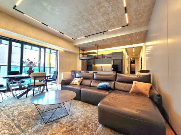 Tirane, shitet apartament 2+1 , 141 m² 