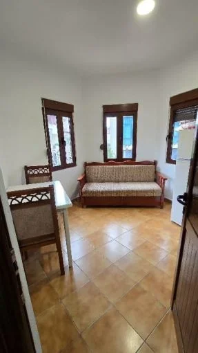 Tirane, jepet me qera apartament 1+1 Kati 3, 50 m² 350 € (medrese)