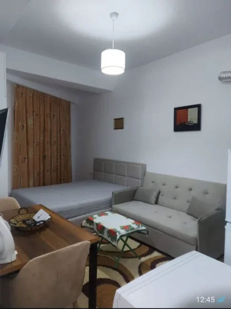 Tirane, jap me qera garsonier Kati 0, 28 m² 280 €