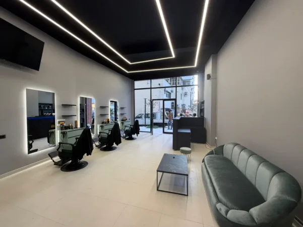 SHITET BIZNESI BARBER SHOP MODERN , PAZARI I RI