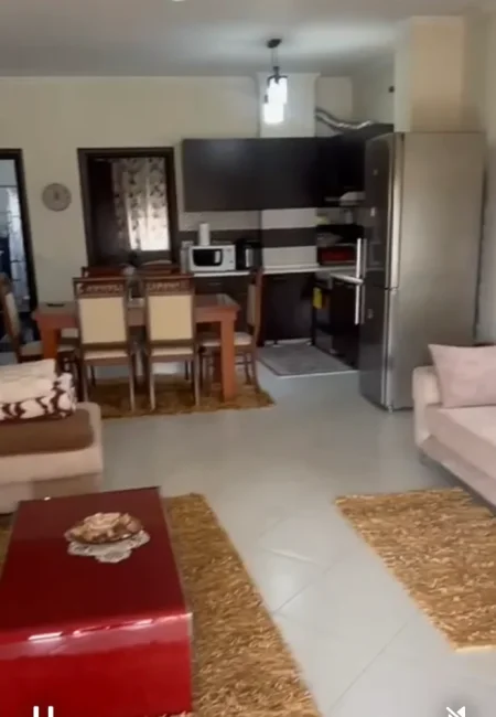 Tirane, shitet apartament 2+1+Ballkon Kati 3, 