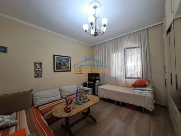 JEPET ME QERA SHTEPI PRIVATE 2 KATESHE , KOMBINAT