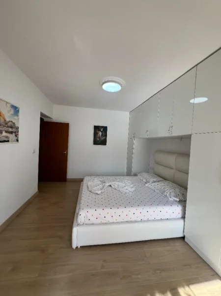 Tirane, jepet me qera 1+1 Kati 2, 75 m²  60.000LEKE (MYSLYM SHYRI)