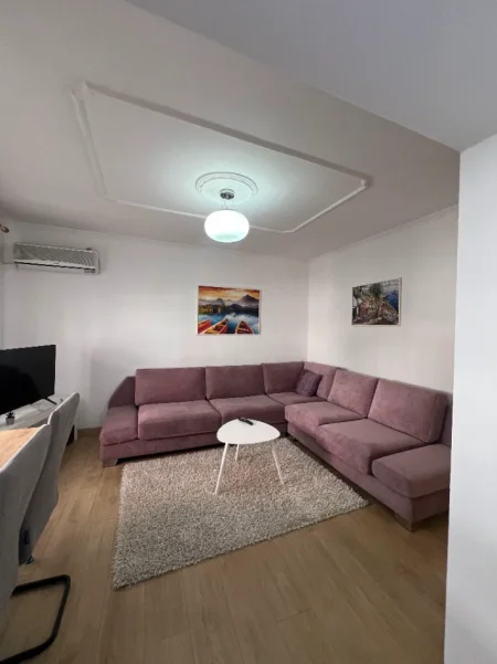 Tirane, jepet me qera 1+1 Kati 2, 75 m²  60.000LEKE (MYSLYM SHYRI)