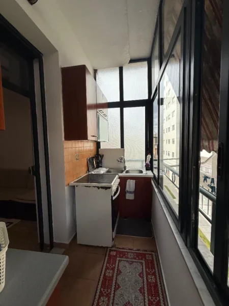 Tirane, jepet me qera apartament 2+1 Kati 3, (RRUGA E DURRESIT)