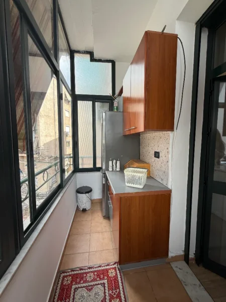 Tirane, jepet me qera apartament 2+1 Kati 3, (RRUGA E DURRESIT)