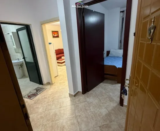 Tirane, jepet me qera apartament 2+1 Kati 6, 100 m² 470 € (loni ligori)