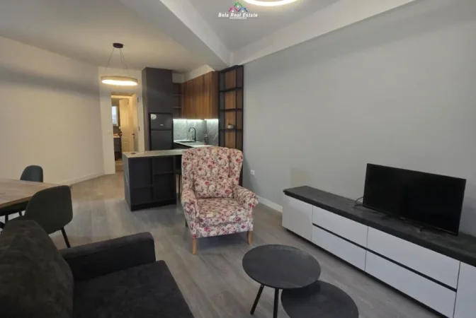 Tirane, jepet me qera apartament 1+1+Ballkon Kati 3, 75 m² 450 € (astir)
