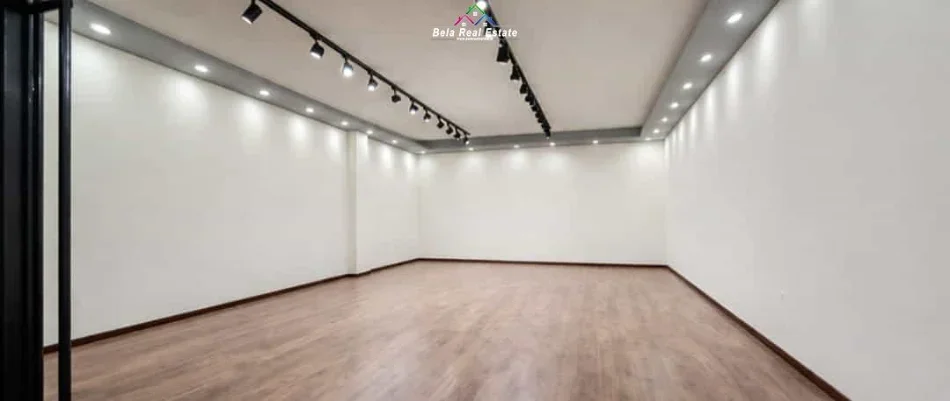 Tirane, jepet me qera dyqan Kati 0, 100 m² 3.000 € (siri kodra)