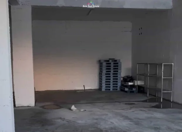 Tirane, jepet me qera magazine Kati -1, 210 m² 835 € (AUTOSTRADA TIRANE-DURRES)