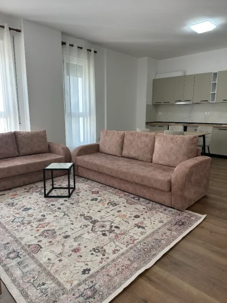 Tirane, jepet me qera apartament 1+1+Ballkon , 85 m² 466 € (Rruga 5 Maj)