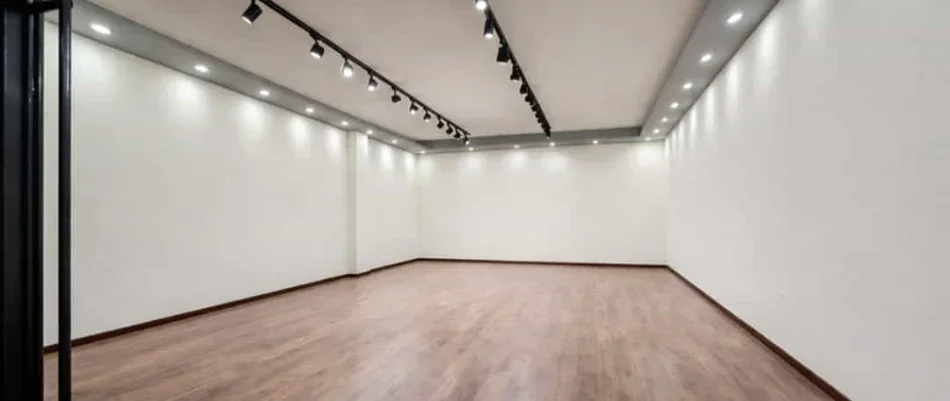 Tirane, jepet me qera dyqan Kati 0, 100 m² 300 € (Rruga Siri Kodra)