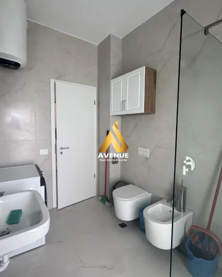 Tirane, jepet me qera apartament 1+1 Kati 7, 400 € (Rruga Pasho Hysa)