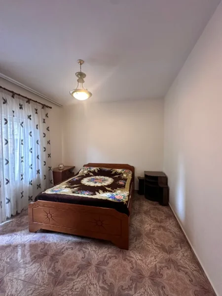 Tirane, jepet me qera apartament 1+1 , 68 m² 350 € (Astir)