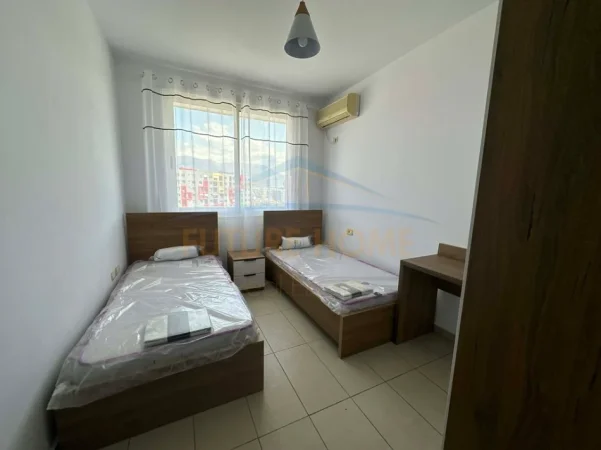 Tirane, jepet me qera apartament 2+1+Ballkon Kati 8, 95 m² 580 € (Unaza e Re)