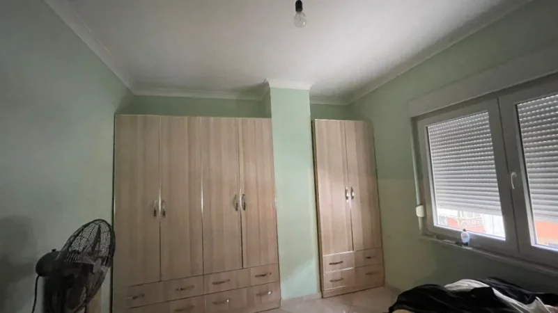 Tirane, jepet me qera apartament 1+1+Ballkon Kati 4, 70 m² 400 € 