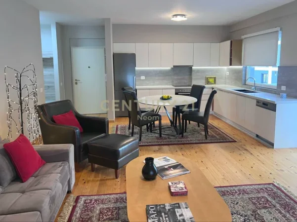 Tirane, jepet me qera apartament 3+1+Ballkon Kati 6, 1.000 m² 1.000 € (kopshti zoologjik)