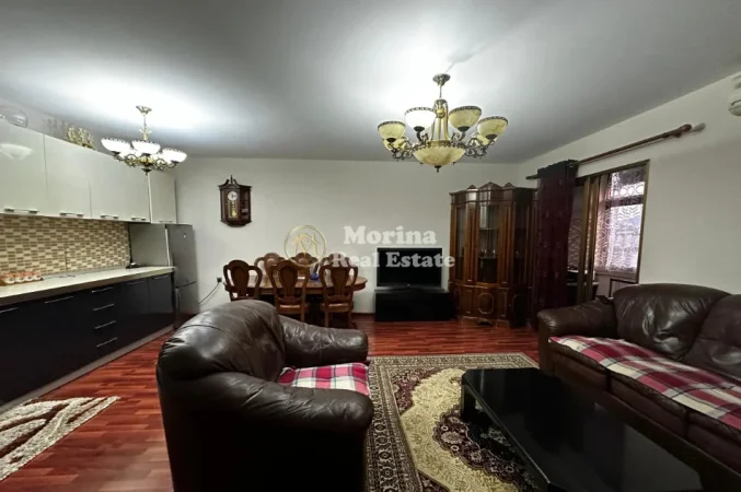 Tirane, jepet me qera apartament 2+1 Kati 5, 100 m² 700 € (Rruga Fortuzi)