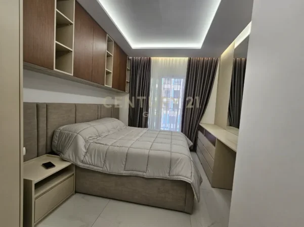 Tirane, jepet me qera apartament 1+1+Ballkon Kati 6, 60 m² 800 € (zogu zi)