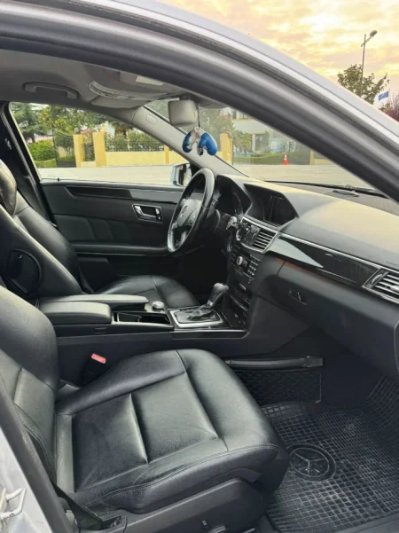 Fier, shes makine E220 cdi automat Nafte, gri metalizato automatik 240 km 8.000 €