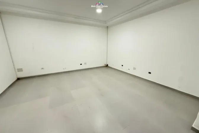 Tirane, jepet me qera zyre Kati 1, 230 m² 3.125 € (Rruga Andon Zako Cajupi)