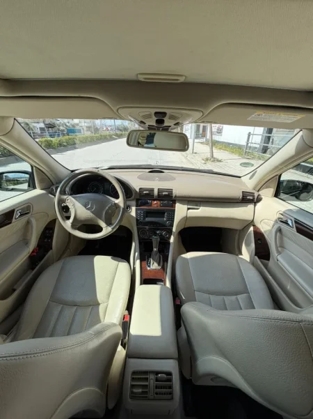 Tirane, shitet Mercedes Benz Benzin+Gaz, e zeze automatik Klima 238 km 5.400 €